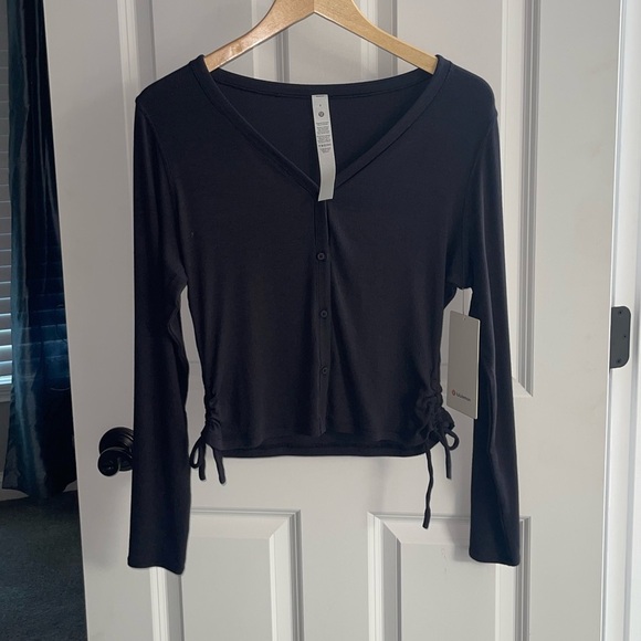 NEW Lululemon Side-Cinch Ribbed Cardigan
Black 2023 Style: W3GUKS $78 Modal Sz 8 - Picture 2 of 6